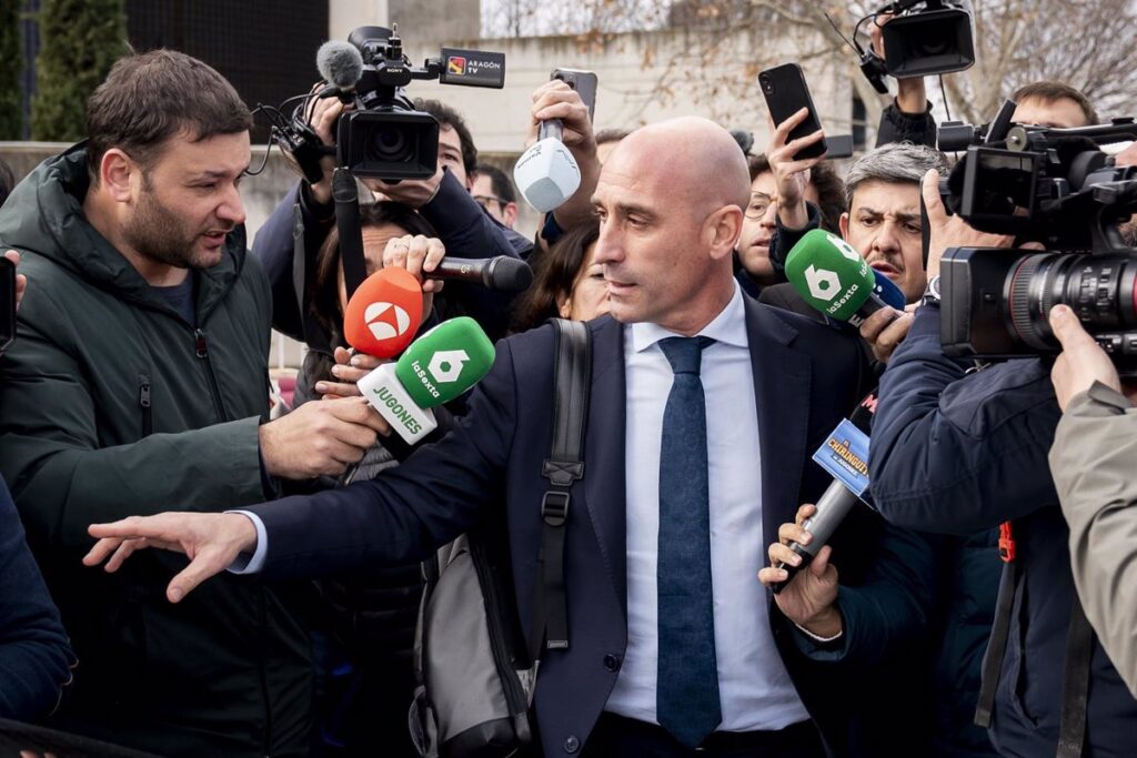 Solicitud de la Fiscalía para Anular Juicio a Rubiales y Celebrar uno Nuevo con Magistrado Imparcial