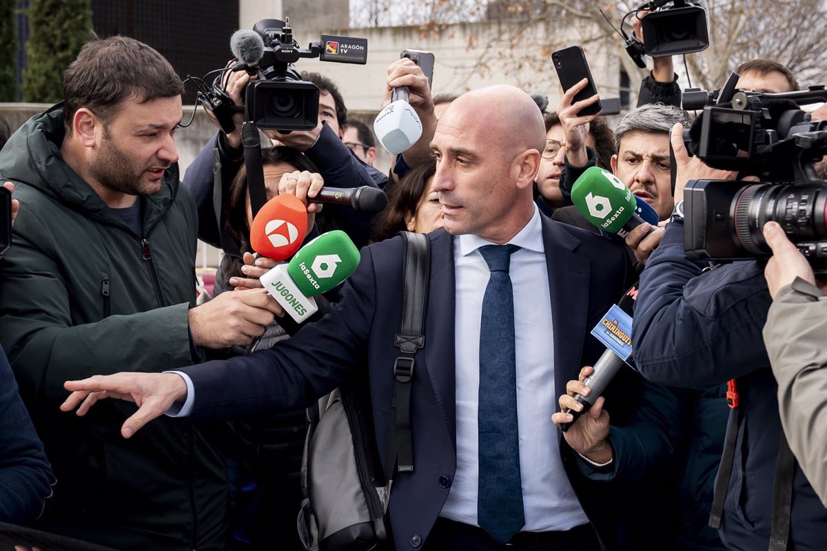 Solicitud de la Fiscalía para Anular Juicio a Rubiales y Celebrar uno Nuevo con Magistrado Imparcial