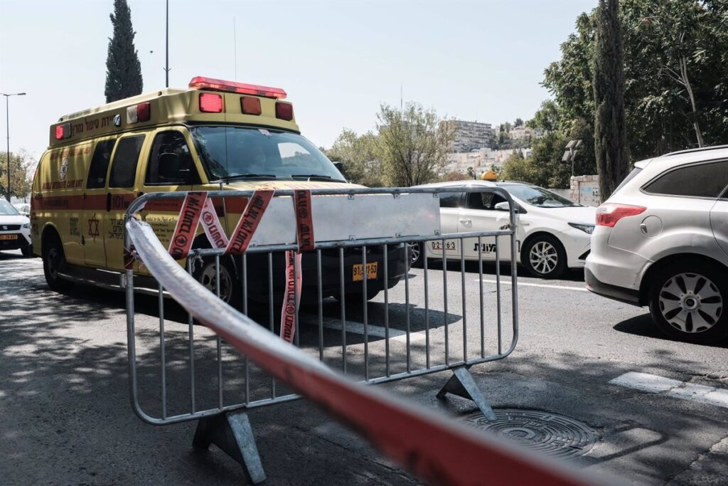 Tragedia en el norte de Israel: fallece una persona tras atropello y tiroteo en parada de autobús