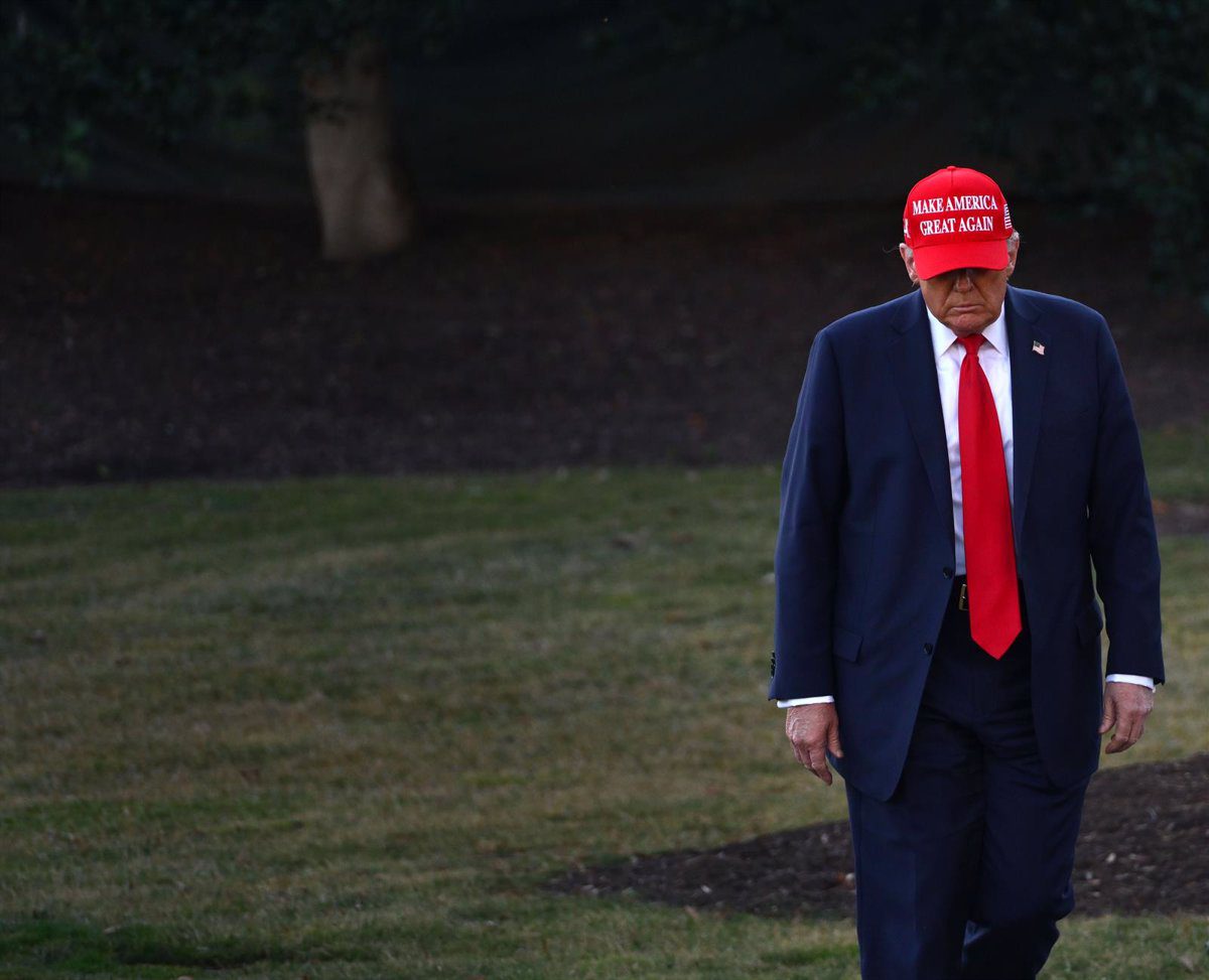 Trump Anuncia que los Aranceles a México y Canadá Comenzarán Este Martes: Todo lo que Necesitas Saber Para Estar Informado