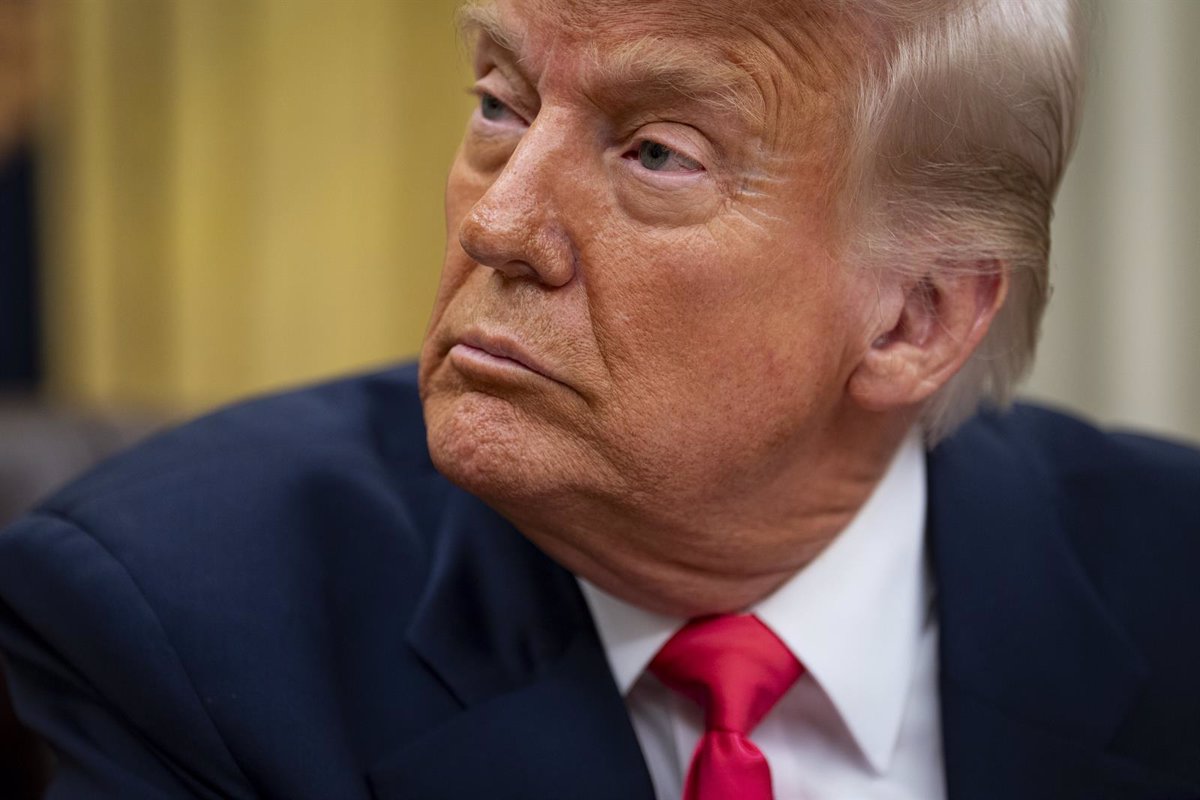 Trump Llama a los Contactos con Putin 'Productivos' y Sugiere que Perdona las Vidas de las Tropas Ucranianas