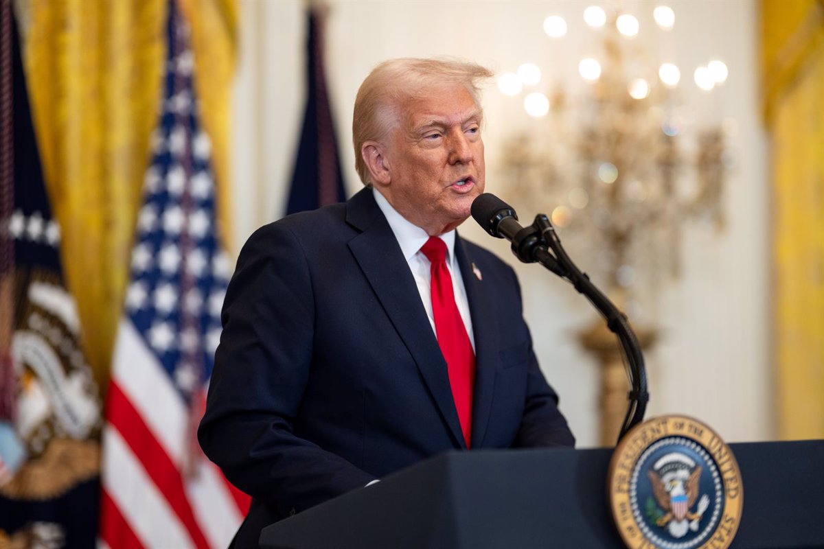 Trump Propone Aumentar el Gasto en Defensa Durante Su Primer Encuentro con el Gobierno