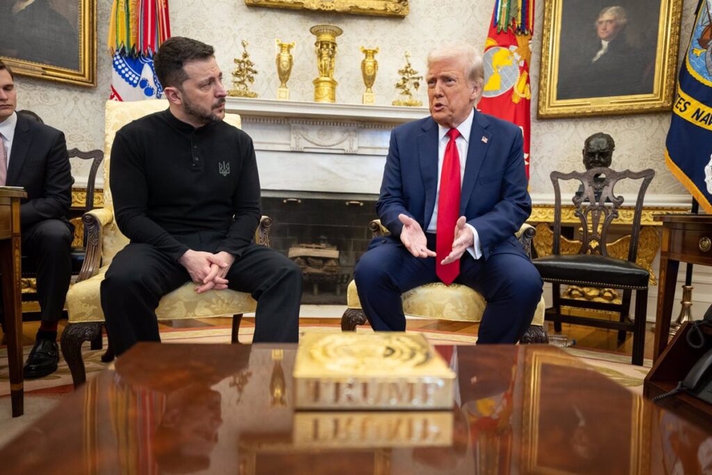 Trump asegura que el diálogo sobre Ucrania avanza positivamente tras su conversación con Zelenski