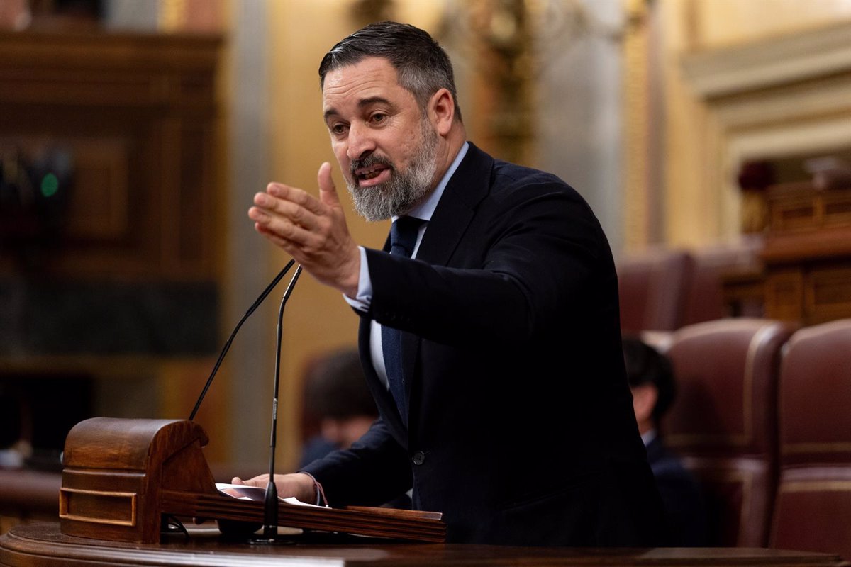Abascal Califica a Montero de 'Lo Más Fascista' del Gobierno por Cuestionar la Presunción de Inocencia