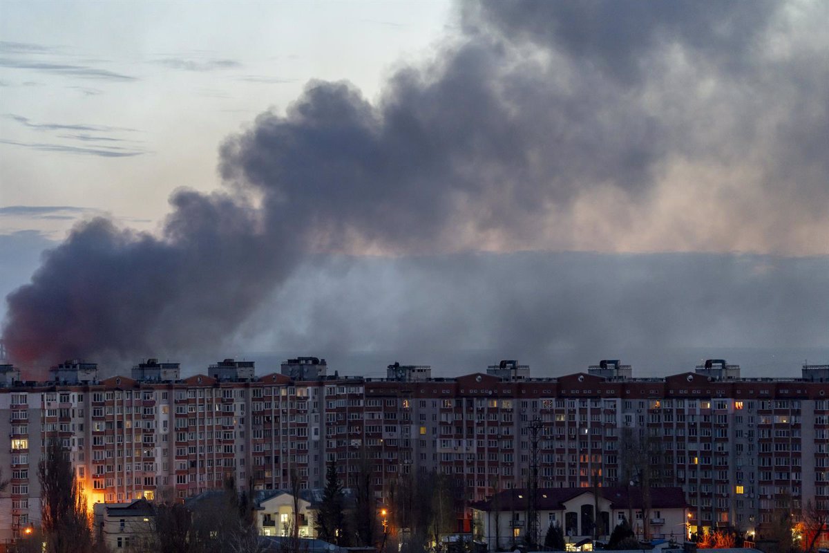 Al menos ocho heridos tras un ataque ruso a infraestructura civil en Odesa: Últimas noticias