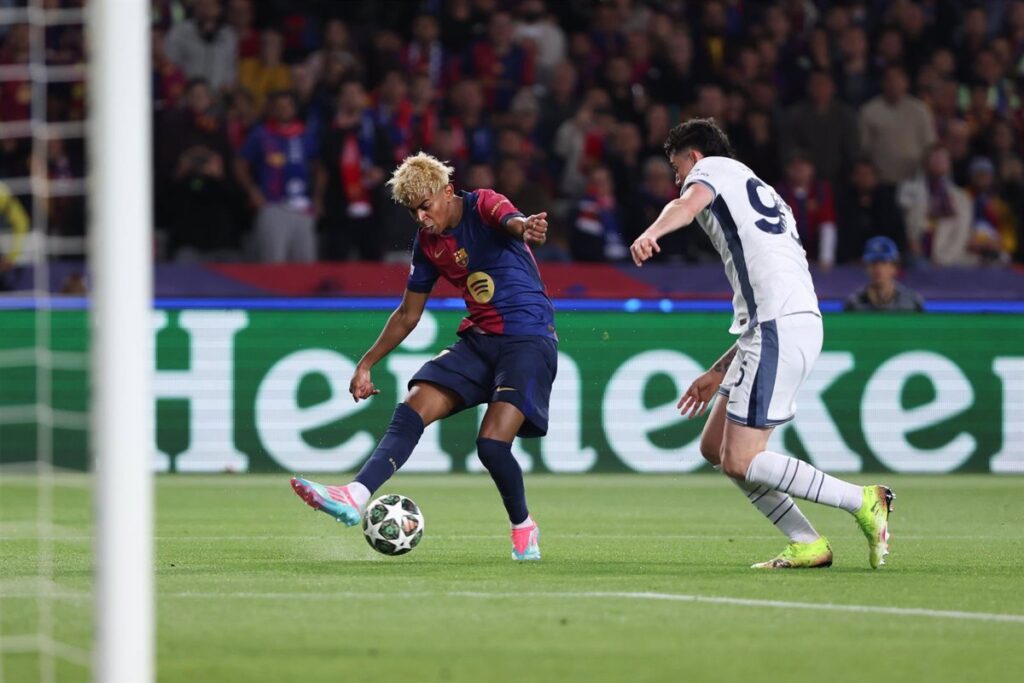 Barça e Inter empatan en un gran duelo y será el Meazza quien decida.