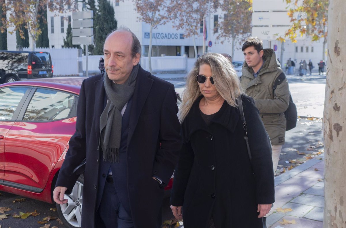 Begoña Gómez solicita al juez reprogramar el careo debido a un viaje a EE.UU.