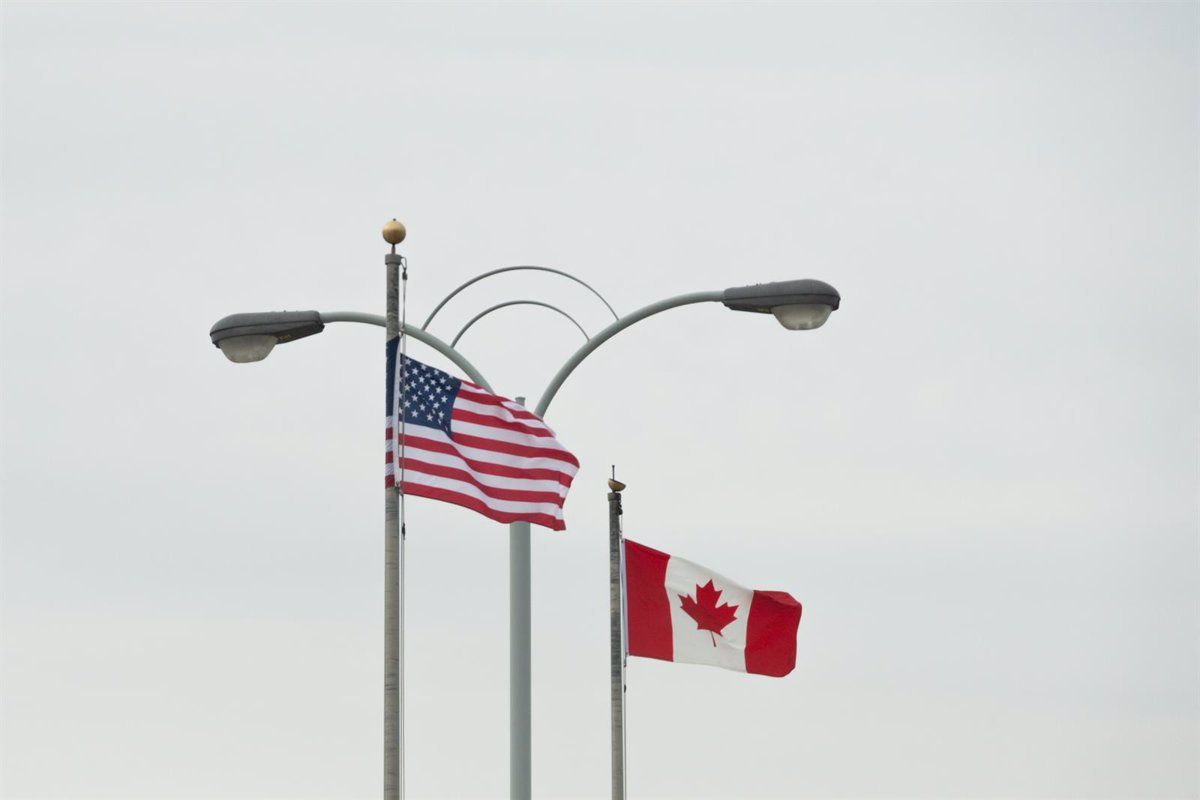 Canadá Alerta: Sus Teléfonos Podrían Ser 'Sometidos a Escrutinio' en la Frontera con EE.UU.