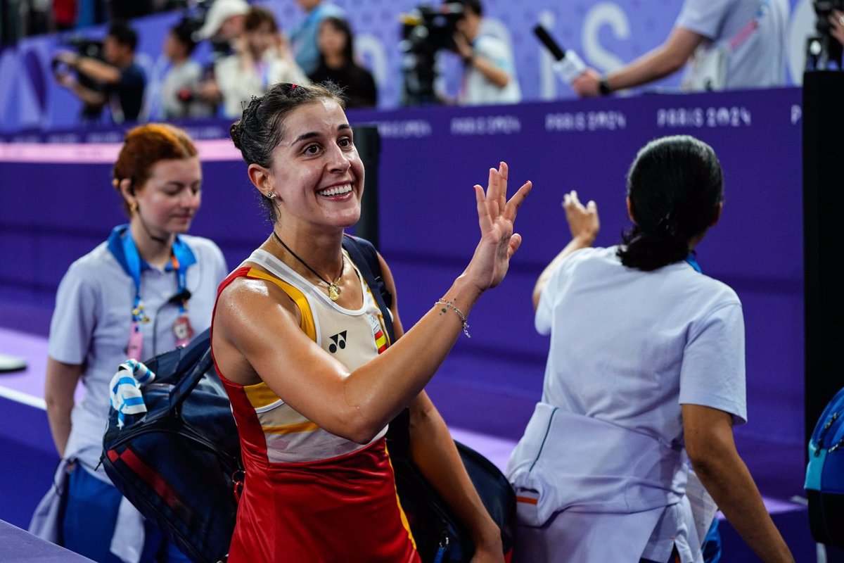 Carolina Marín regresa a los entrenamientos en la pista ocho meses tras su grave lesión en los Juegos de París.