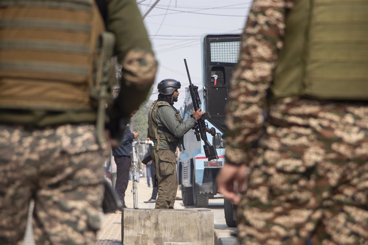 Conflicto en Cachemira: Fuerzas Indias y Pakistáníes Se Enfrentan Nuevamente en la Frontera Provisional