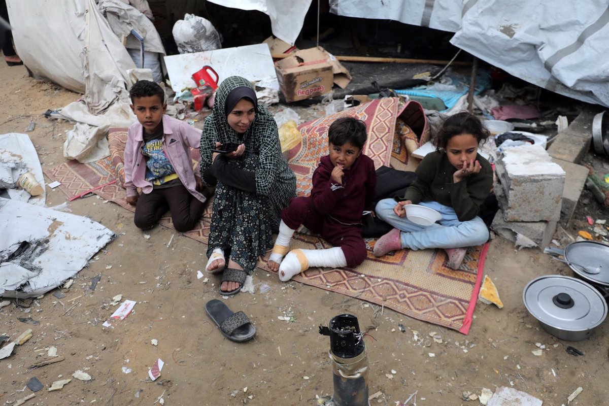 Desgaste del Bloqueo de Israel: La UNRWA Advierte que Palestinos en Gaza 'Comen Lo Que Pueden Encontrar'