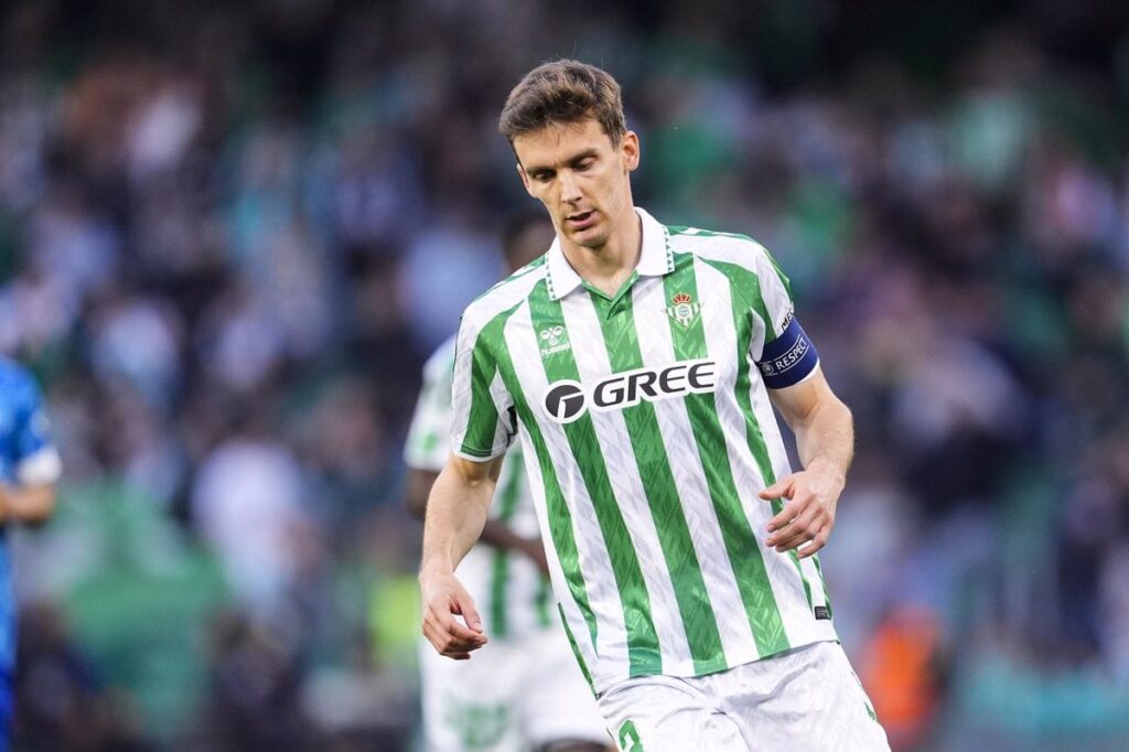 Diego Llorente sufre una lesión en el tendón proximal de los isquiotibiales izquierdo.