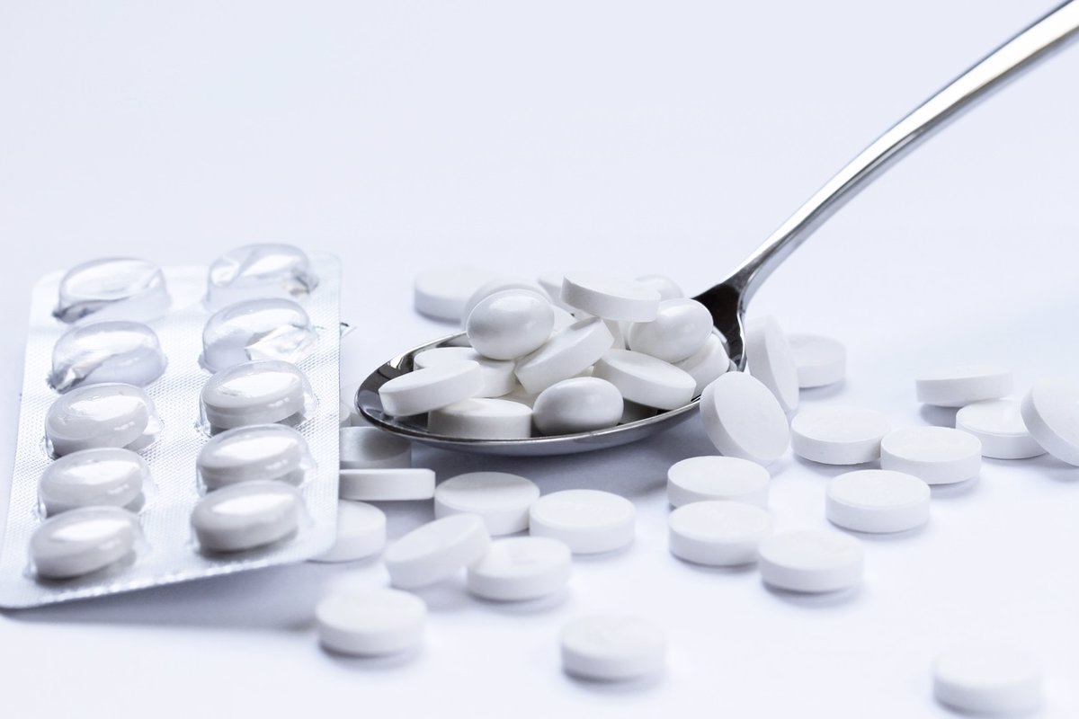 Disminuyen un 10% las alertas de reacciones adversas a medicamentos en 2024, totalizando 37,944 notificaciones.