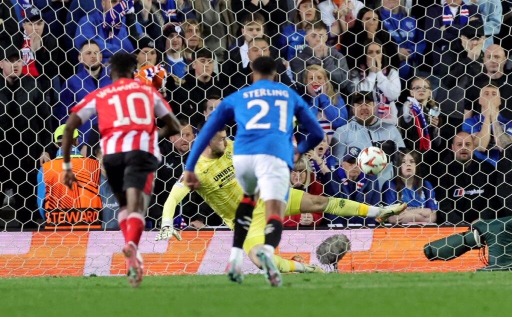 El Athletic desperdicia más de 80 minutos de ventaja y definirá en San Mamés.