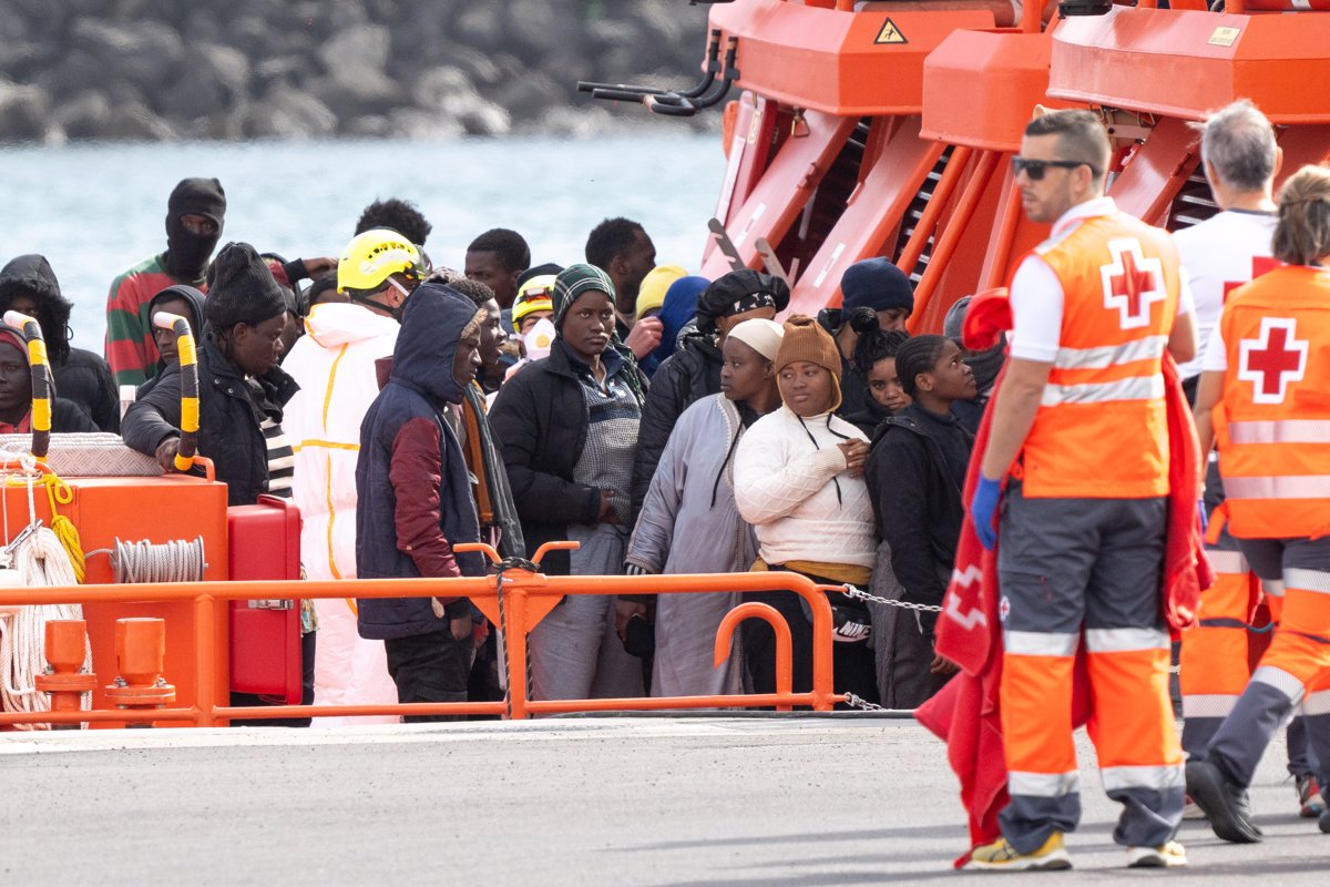 El Gobierno Retira el Recurso Contra la Acogida de 1.000 Menores Migrantes Tras Reunión Productiva con Canarias