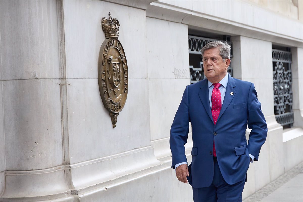 El exministro de Defensa Trillo advierte sobre el 'fraude' de mover partidas entre ministerios para aumentar el gasto en defensa