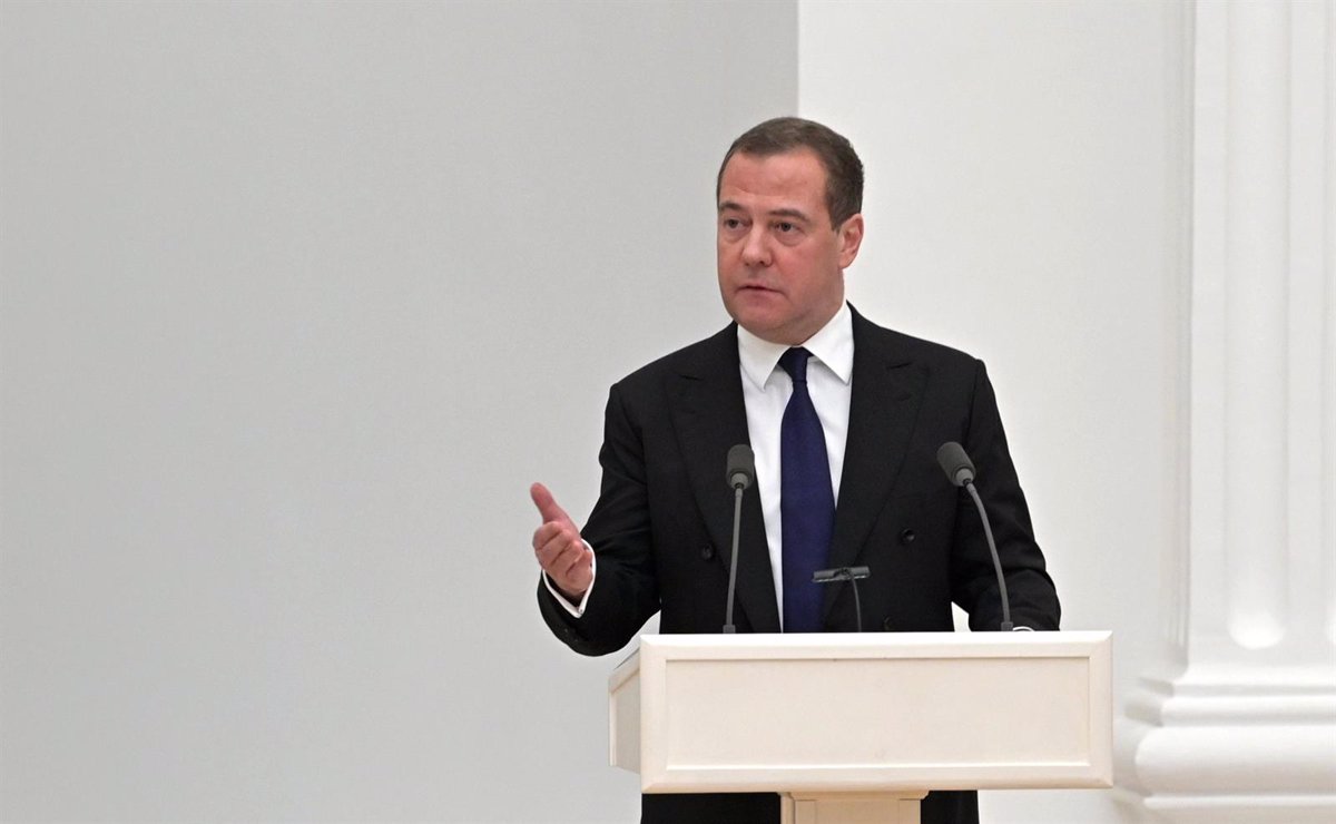 El expresidente ruso Dmitri Medvedev afirma que el desarme nuclear es 'imposible en las próximas décadas'