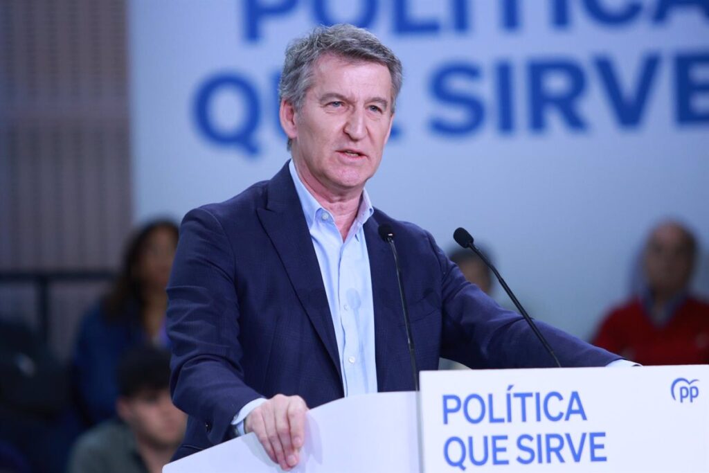 Feijóo Urge a Sánchez a Dialogar con las CCAA y Desarrollar un Plan de Contingencia Rápido por los Aranceles de Trump