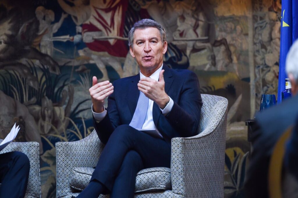 Feijóo considera que los aranceles de Trump son una 'mala noticia' y demanda una estrategia nacional unificada al Gobierno