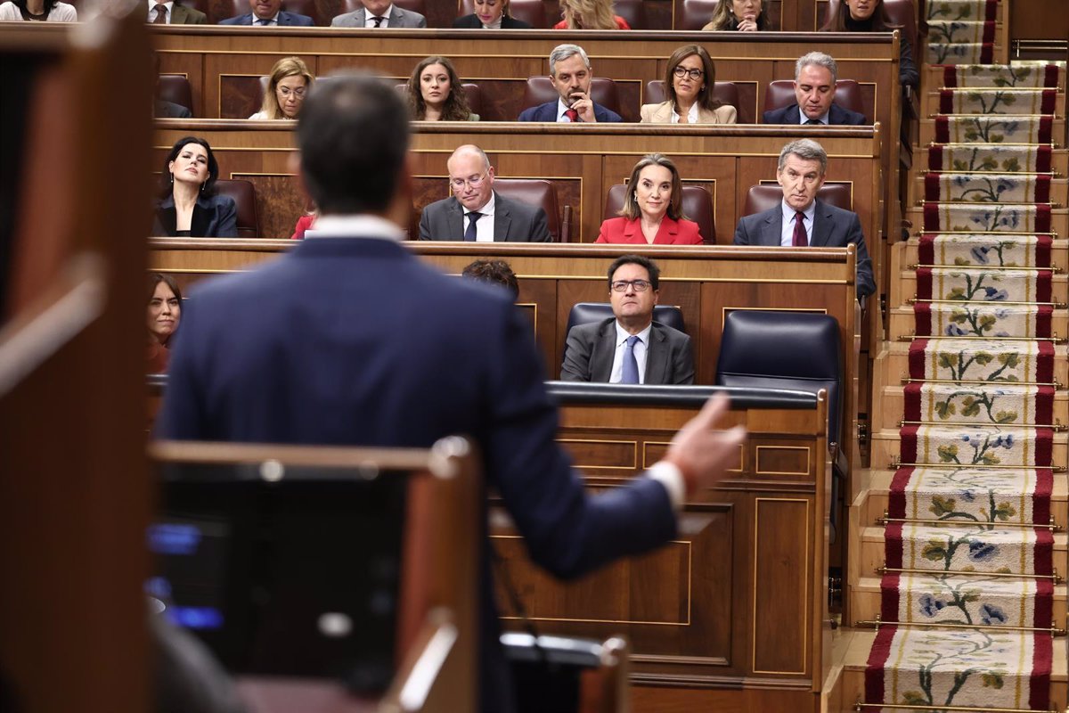 Feijóo revela que Sánchez tenía información sobre Ábalos y Óscar López conocía la fiesta en el Parador de Teruel