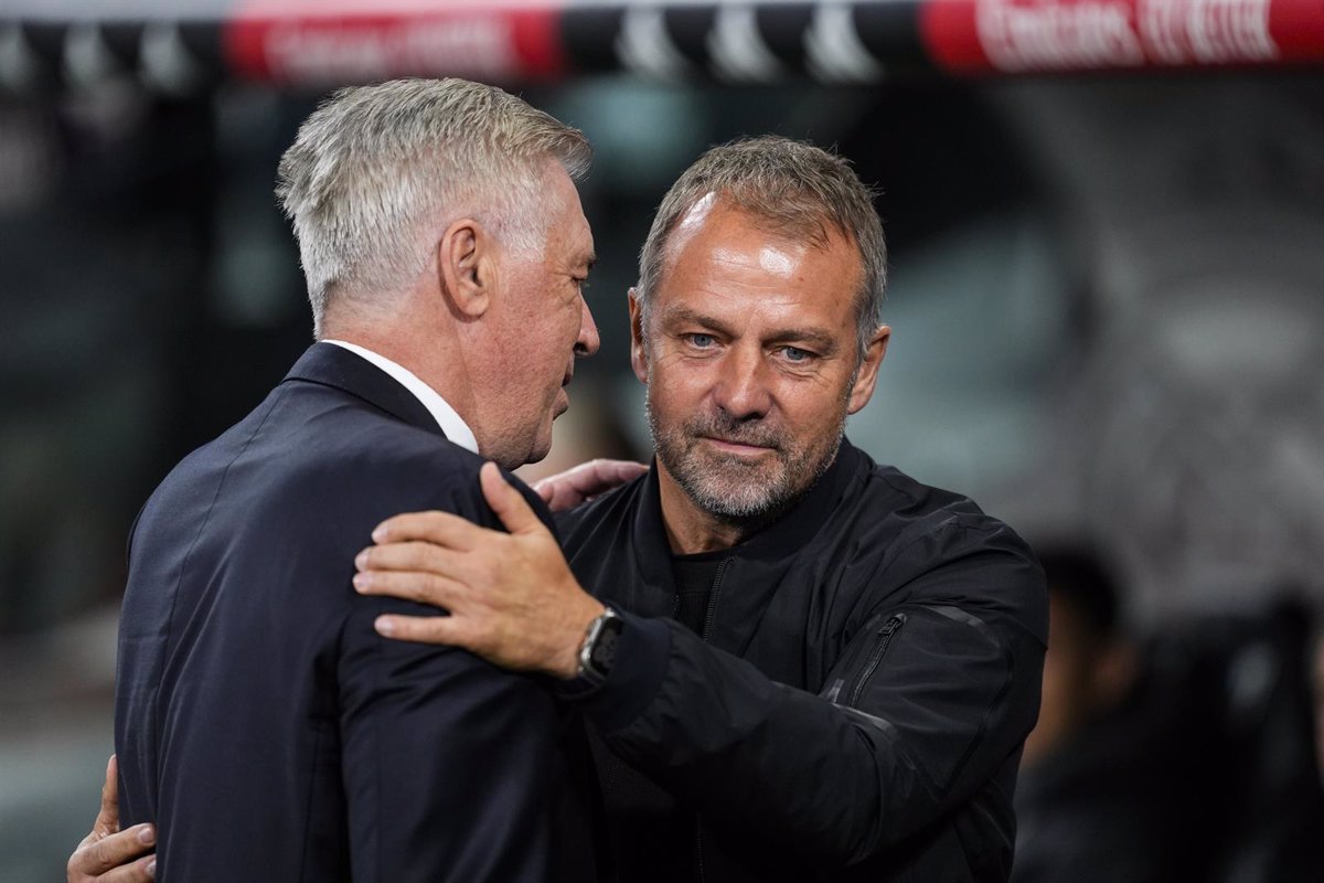 Flick continúa invicto en finales, mientras Ancelotti acumula su cuarto tropiezo con un título en juego en el Real Madrid.