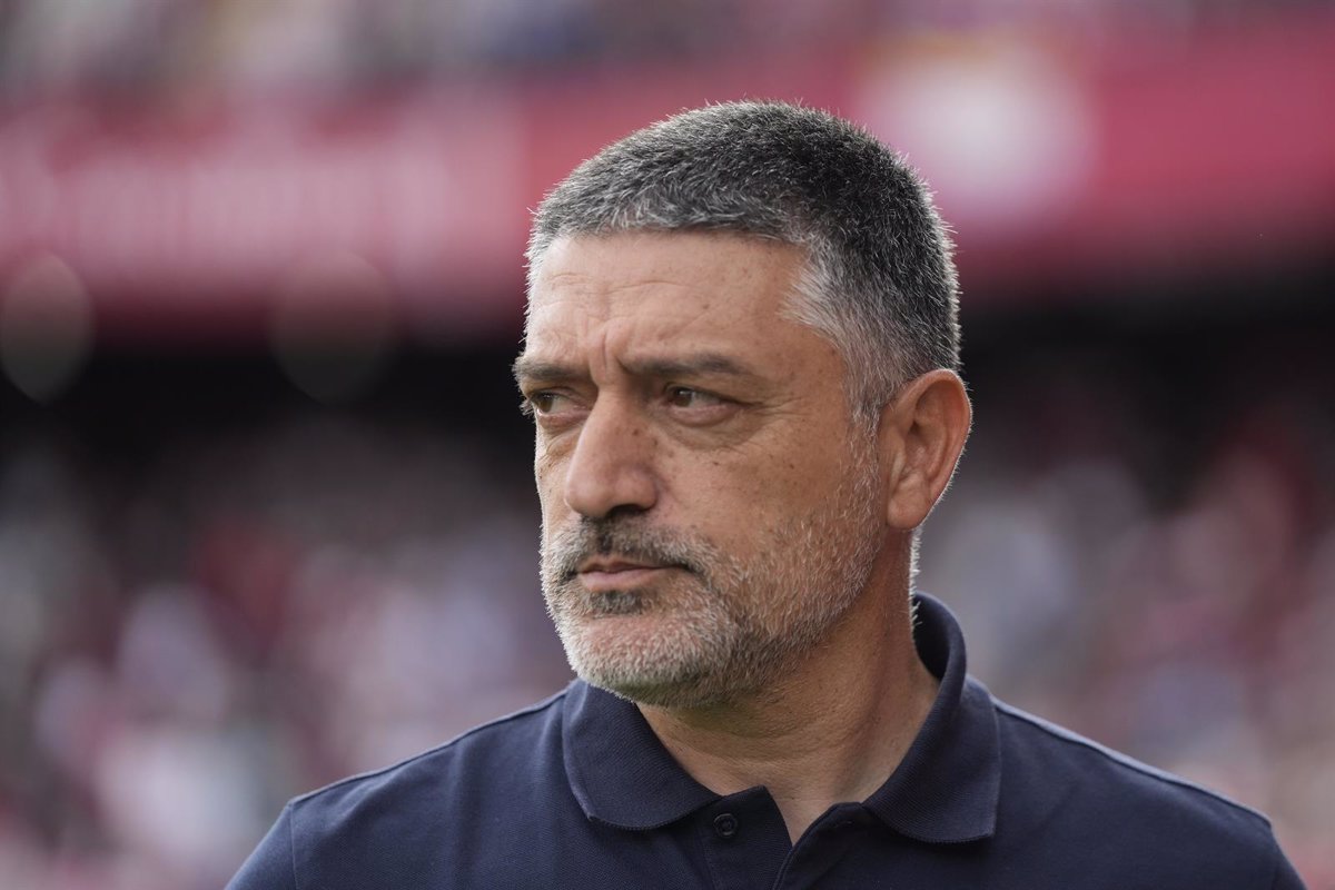 García Pimienta, cesado como entrenador del Sevilla