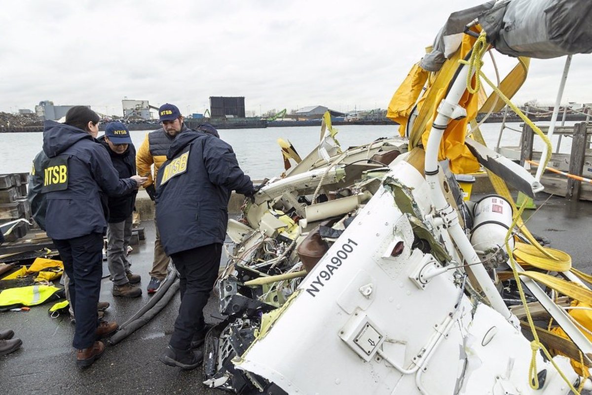Helicóptero estrellado en el Hudson: La familia española viajaba sin instrumentos de registro de incidencias