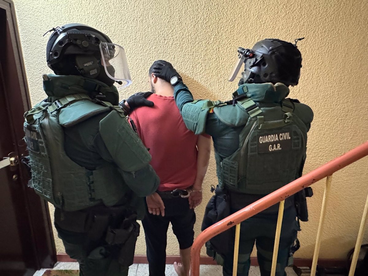 La Guardia Civil relaciona a tres yihadistas detenidos con el uso de drones 'kamikazes' de Hezbolá en ataques a Israel