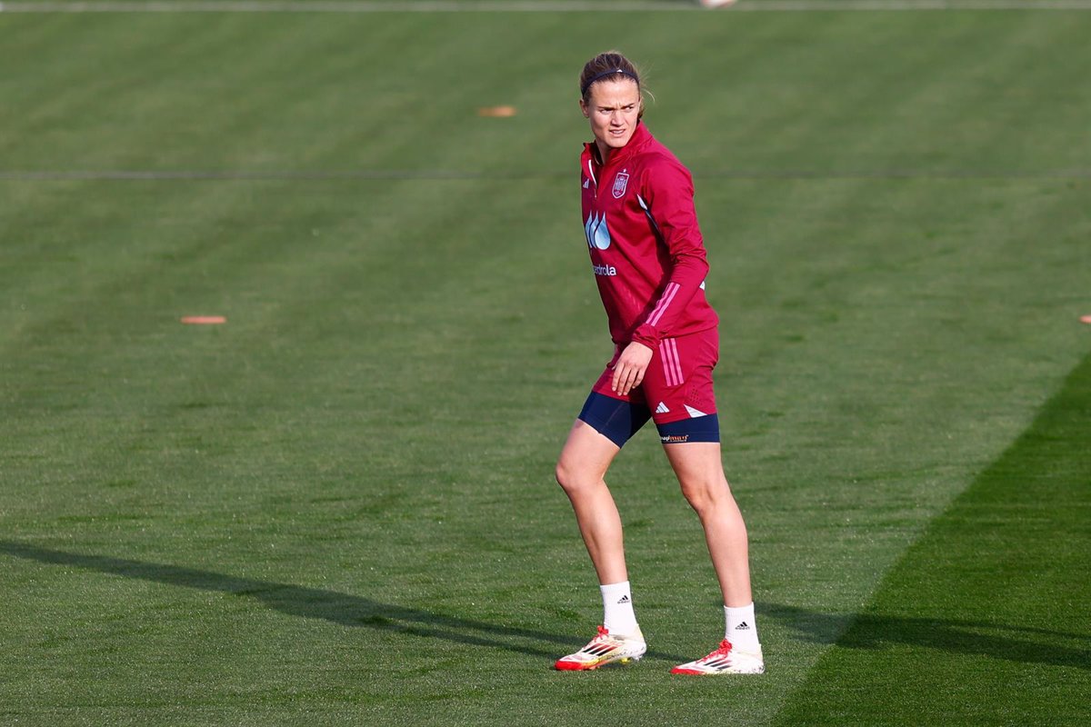 La selección femenina se prepara para los enfrentamientos contra Portugal sin la presencia de Irene Paredes.