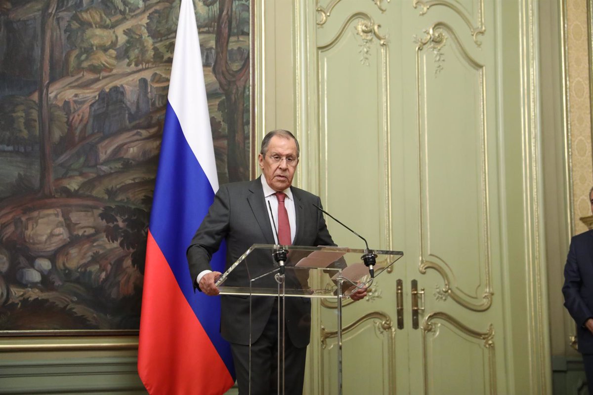 Lavrov Asegura que Rusia Continuará Atacando Objetivos Militares en Ucrania a Pesar de las Críticas de Trump sobre el Bombardeo en Kiev