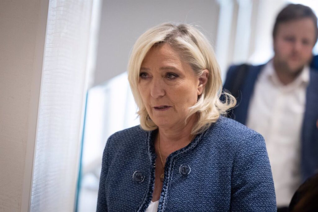 Le Pen Denuncia el 'Robo' de las Elecciones y Acusa al Sistema Judicial Francés de 'Lanzar una Bomba Nuclear'