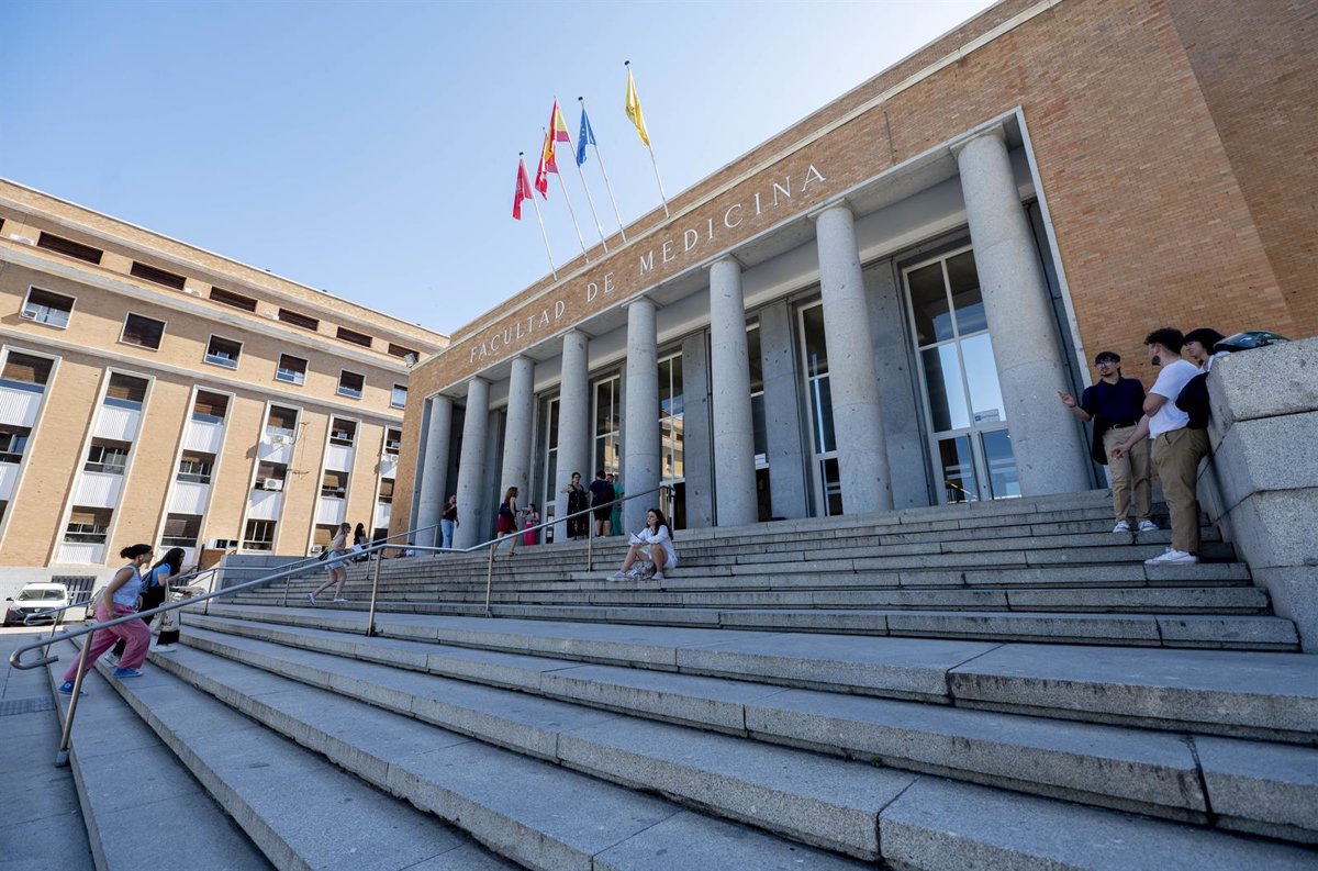Los estudiantes de Medicina se oponen al Estatuto Marco de Sanidad y solicitan que las guardias médicas se limiten a 12 horas.