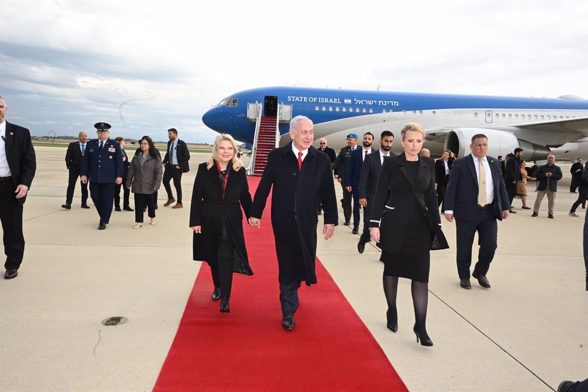 Netanyahu se Reúne con el Secretario de Comercio de EE. UU. al Llegar a Washington: Implicaciones y Detalles Clave