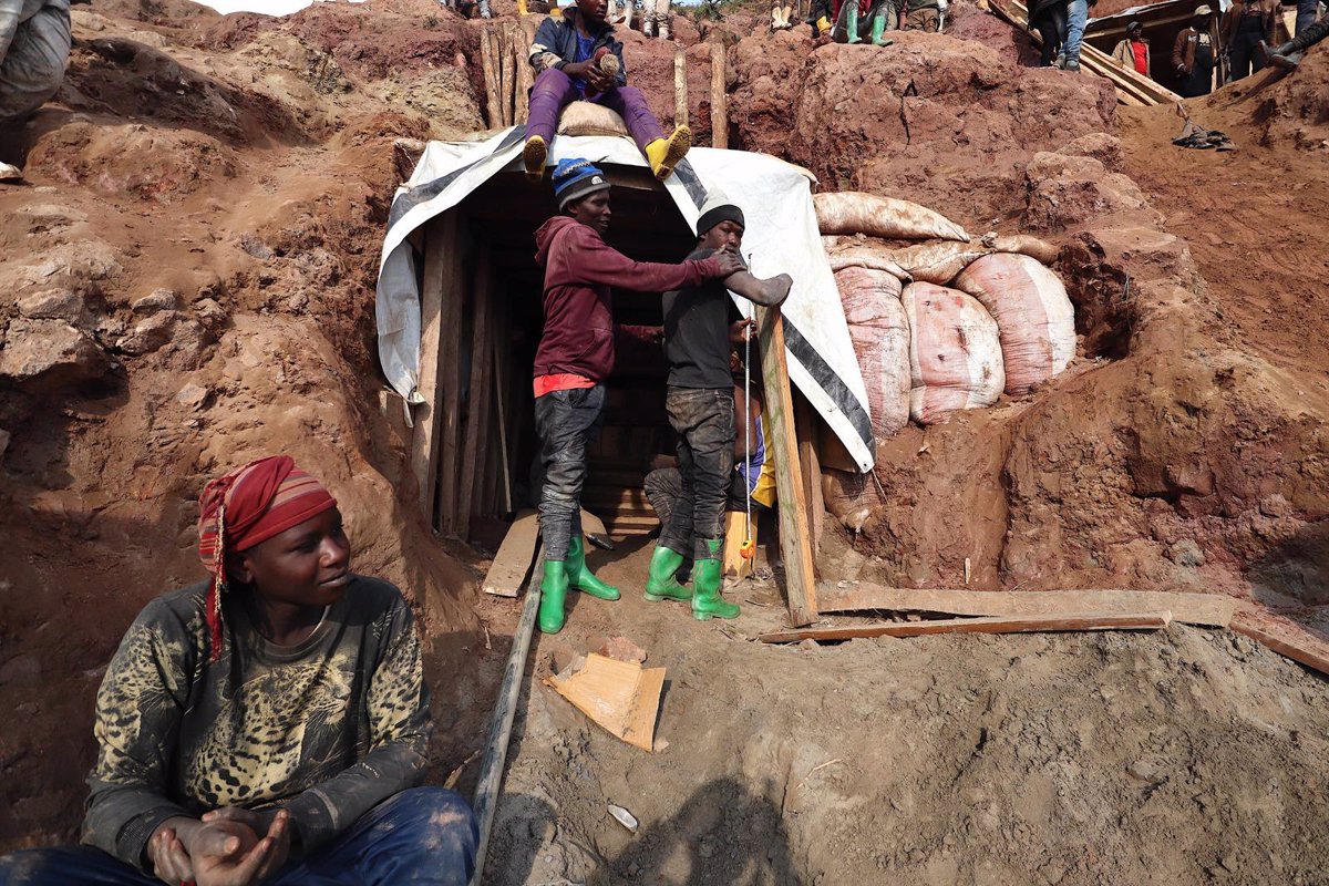 Ocho Ciudadanos Chinos Expulsados de la RDC por Drogas y Prostitución en la Minería de Alto Katanga