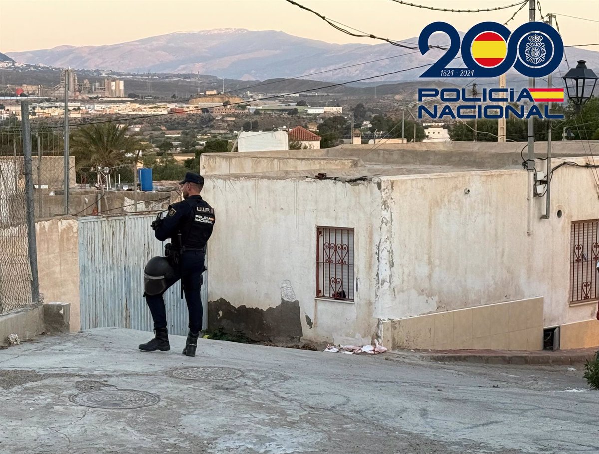 Operación en Pechina (Almería): Más de 400 Agentes Desmantelan una Red de Tráfico de Armas y Drogas