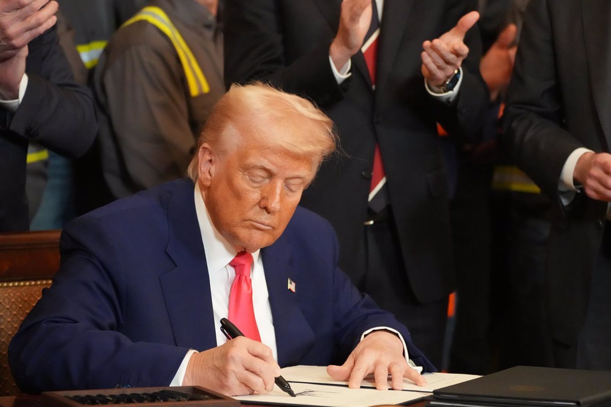 PSOE Urge al Congreso a Rechazar los Discursos de Odio de Trump y Milei Hacia la Comunidad LGTBI