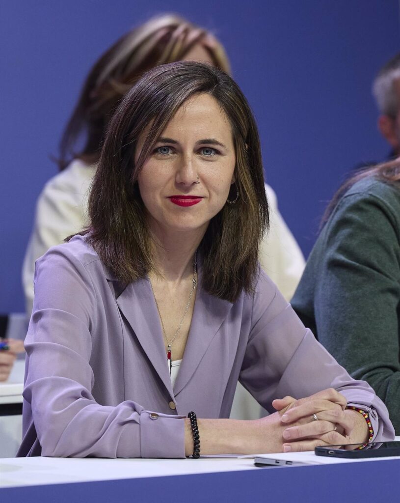Podemos Denuncia 'Insumisión' Frente al 'Rearme' de Sánchez y Revela Nuevos Contratos Pendientes con Israel