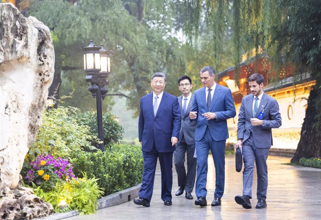 Sánchez impulsa las exportaciones de España a China en medio de la guerra arancelaria con Estados Unidos