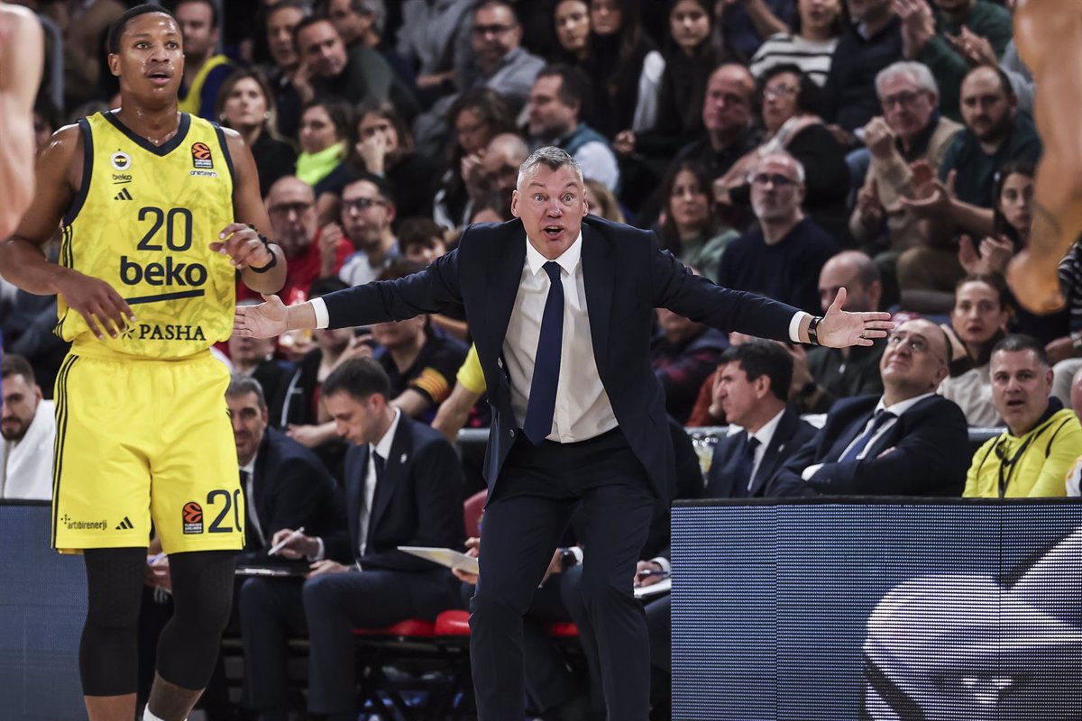 Sarunas Jasikevicius, reconocido como Entrenador del Año en la Euroliga 2024/25