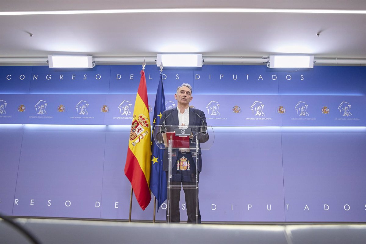 Sumar Propone Declarar el 14 de Abril Fiesta Nacional en Honor a la II República en el Congreso