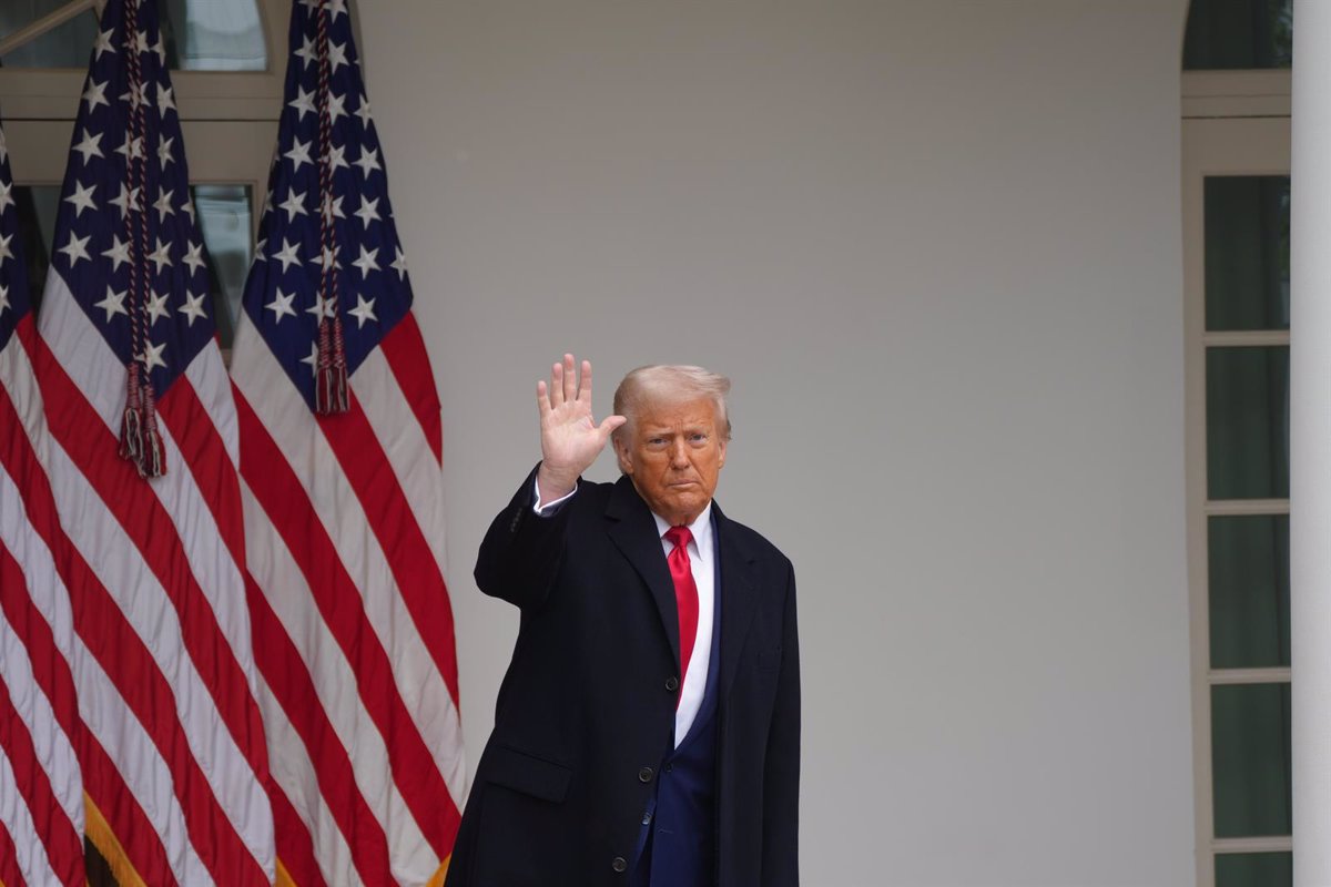 Trump asegura que los aranceles son la "solución única" para sanar los "enormes" déficits financieros con China y la UE