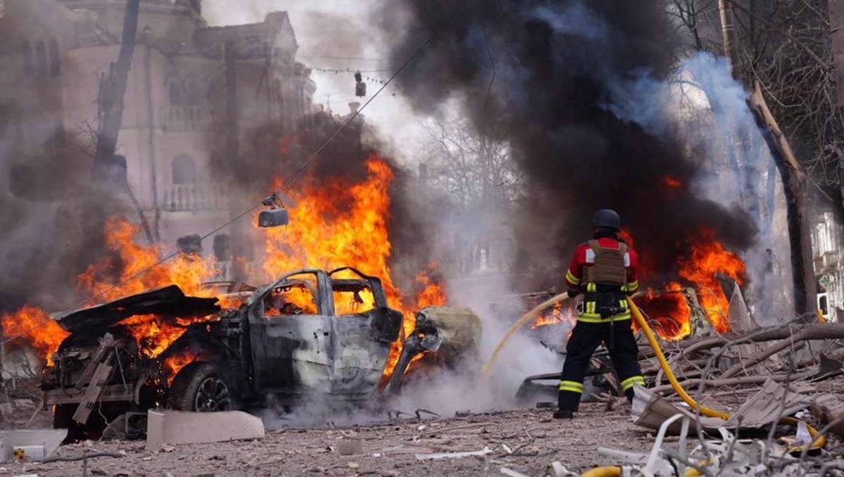 Ucrania Reporta 31 Muertos y 84 Heridos en Ataque Ruso a la Ciudad de Sumy