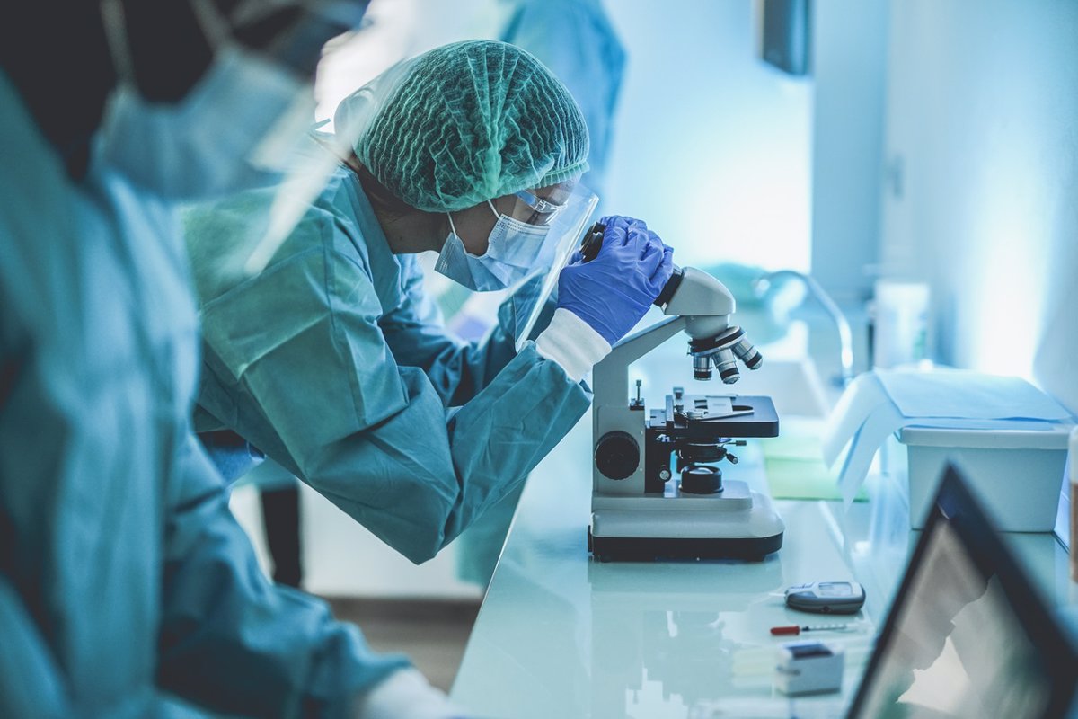 Un estudio alerta sobre la falta de especialidad MIR en enfermedades infecciosas en España.
