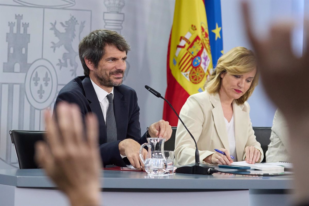 Urtasun Apoya a Pilar Alegría Tras Denunciar Insultos en Redes Sociales: 'Es Deleznable'