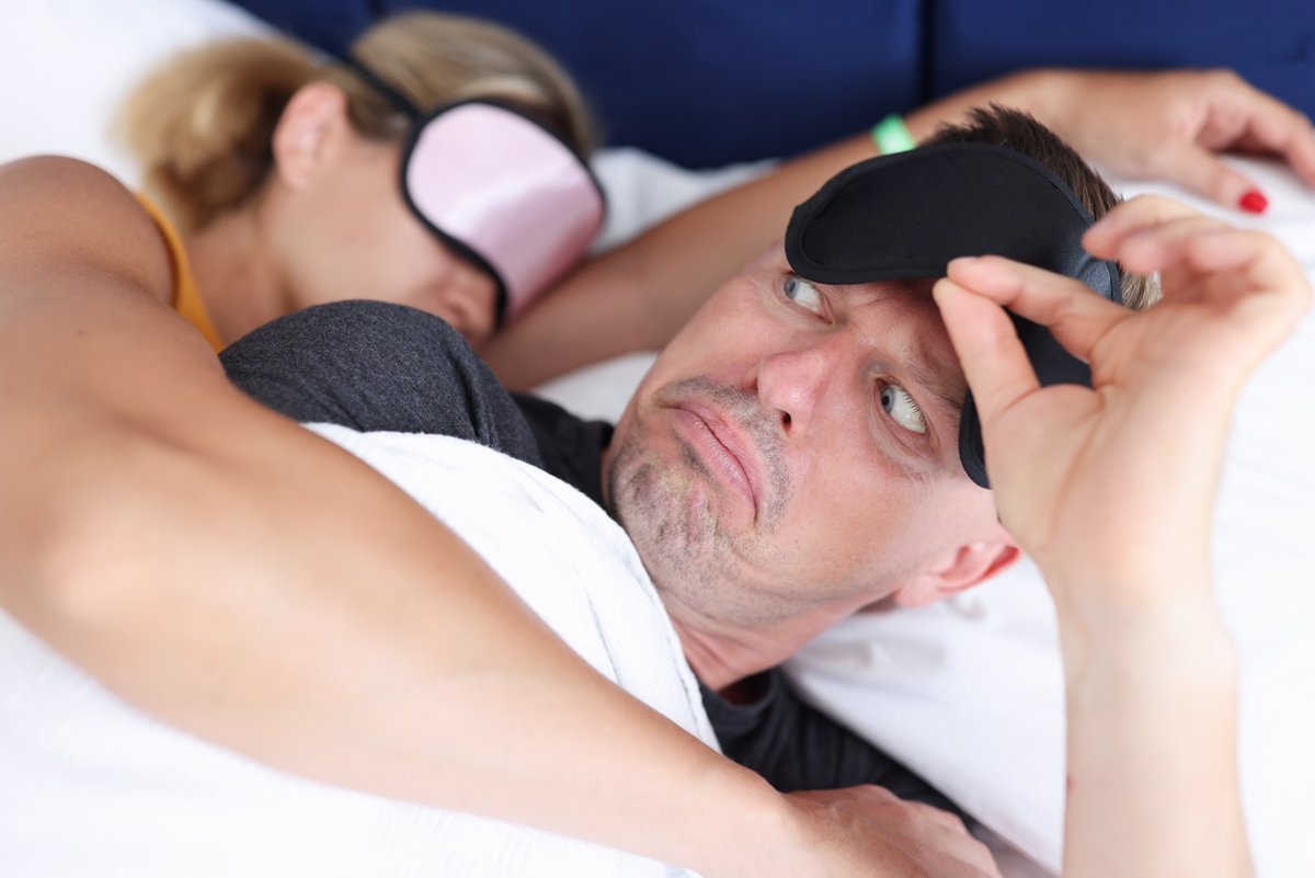 ¿Debería preocuparme por hablar mientras sueño?