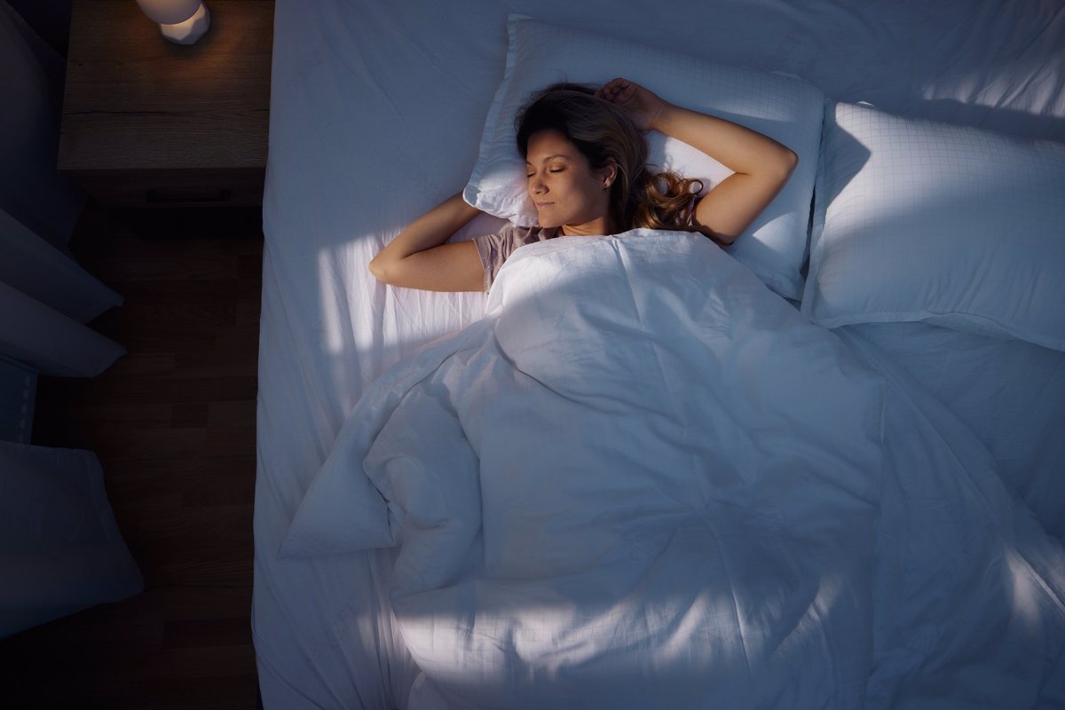 ¿Persiana abierta o cerrada? Científicos revelan cuál opción aumenta tu energía al despertar y disminuye la fatiga.