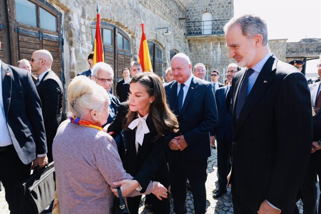 80 Aniversario de la Liberación de Mauthausen: Los Reyes Rinden Homenaje a las Víctimas Españolas