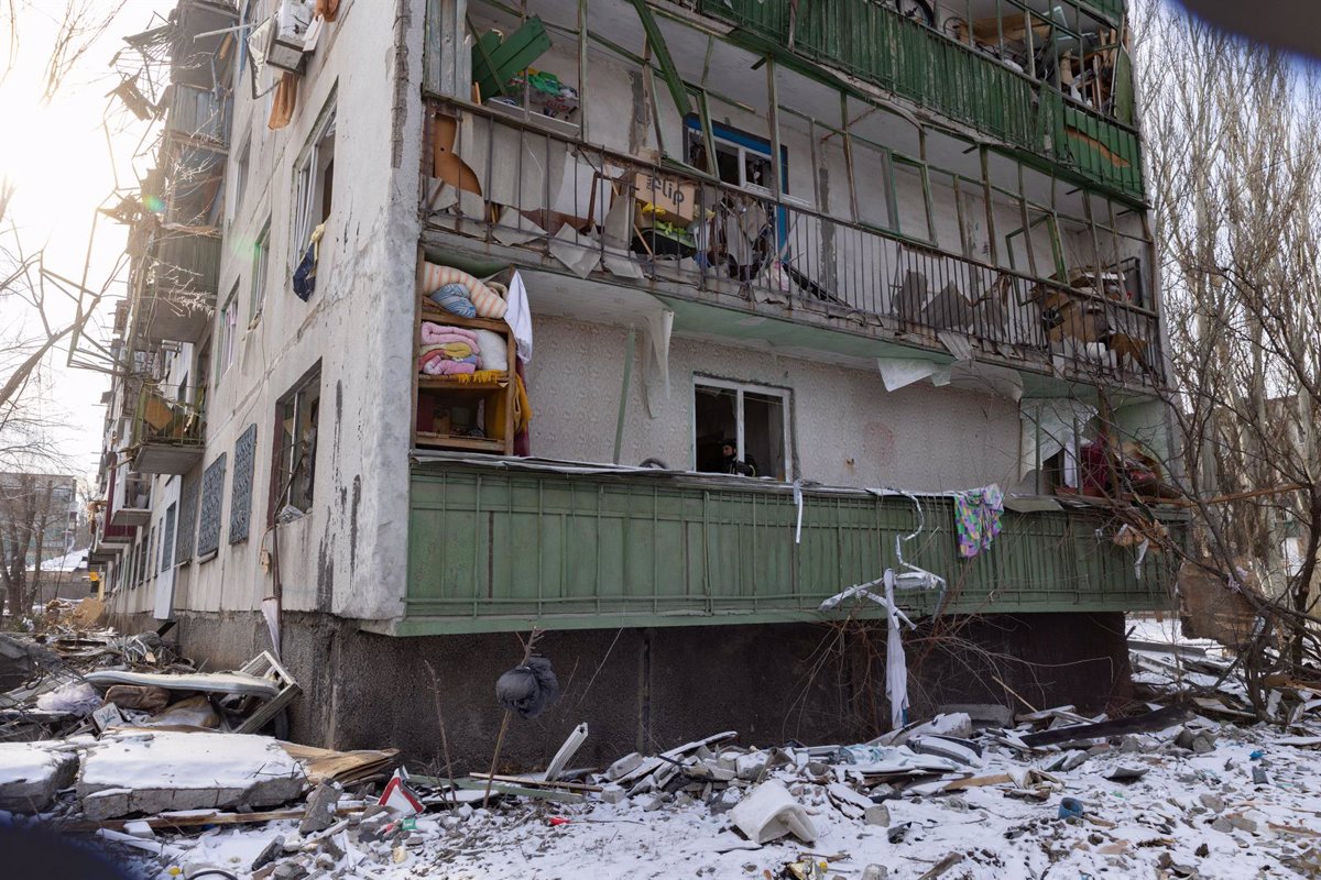 Al menos dos muertos tras nuevos ataques rusos en Donetsk, Ucrania