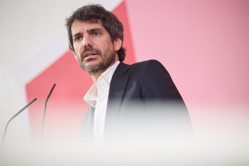 Aquí tienes una versión optimizada para SEO:

"Sumar pide al PSOE apoyo urgente para la ley de embargo de armas a Israel y la retirada de la embajadora en Tel Aviv"