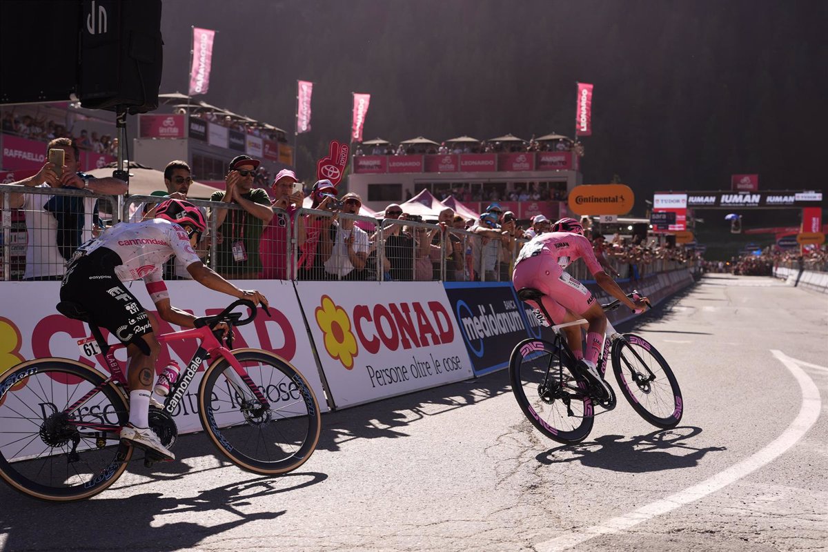 Del Toro supera a Carapaz por 2 segundos antes del duelo final en el Giro